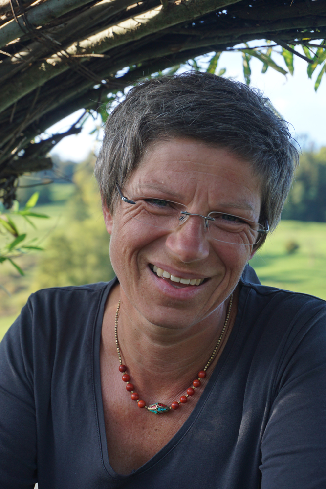 helena roeoesli